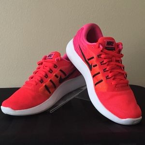 Nike Wmns Lunarstelos Red Pink Womens Running Shoe